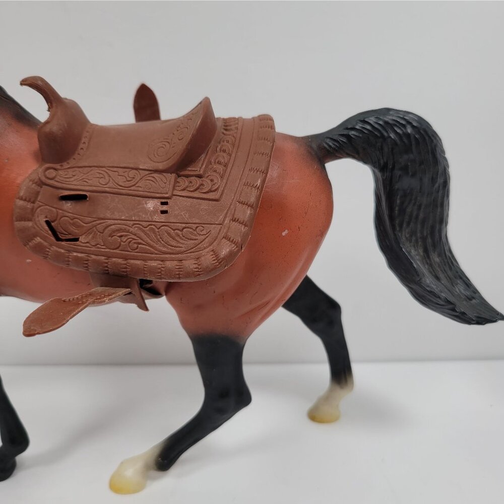 Blue Ribbon Ranch Collectible Brown Horse with Accessories - Picture 8 of 12